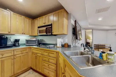 Image de The Fox Den | Lush Forest Retreat | Patio & Direct Trail Access
