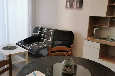 Image de Appartement dans villa très calme près des canaux. Parking privatif.
