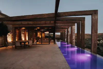 Image de Vineyard Desert House -HouseOne-FourFour