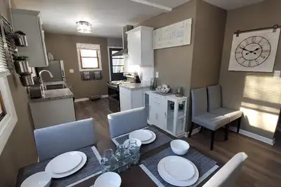 Image de Completely remodeled, pet-friendly, 'smart' home in the country!