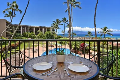 Image de Sunny 1bd with stylish touches and ocean views