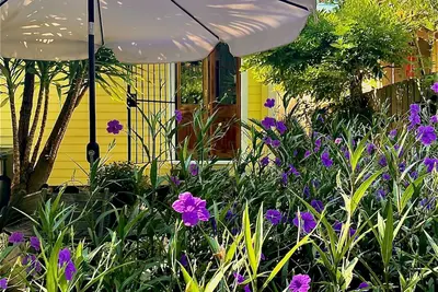 Image de Charming Historic Marigny Cottage, 1865. Walk Everywhere!