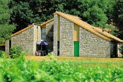 Image de Agréable appartement pour 6 personnes avec Wifi, piscine, Tv, terrasse, animaux admis et parking