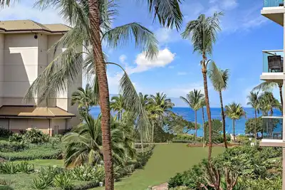 Image de Maui Resort Rentals: Honua Kai Hokulani 218 - Great Value 1br w/ Peekaboo Ocean & West Mountain Views!