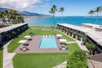Image de Just What You Were Looking For! 3 Great Units, Steps to Ho’aloha Park Beach!