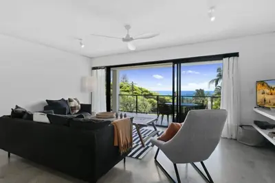 Image de Oceanbreeze - stunningly renovated apartment.