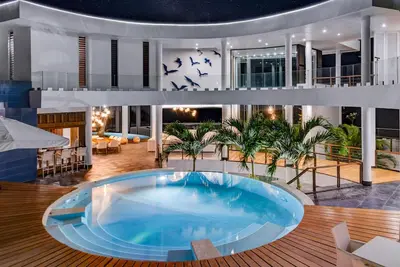 Image de Breathtaking and Elegant 7Bdr Villa w/ Pool, Jacuzzi & Bbq