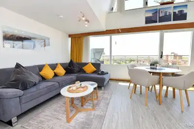 Image de Penthouse maisonette apartment with large roof terrace and private beach chair