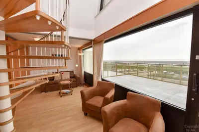 Image de Maisonette apartment with panoramic lake view of the Weltschifffahrtweg.