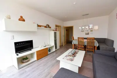 Image de Modernes Ferienappartement im GrĂĽnen mit Sonnigem Balkon