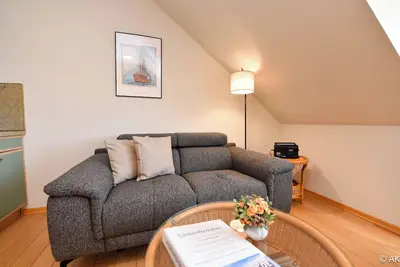 Image de Ruhige Dachgeschosswohnung im Haus Seeland 2