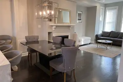 Image de Grand Capitol Hill Home, 4 Br, 3. 5 Ba, 3 levels, large kitchen, 2250sf