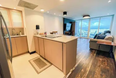 Image de 11th Floor 1br On Beach w/Parking @ Esj