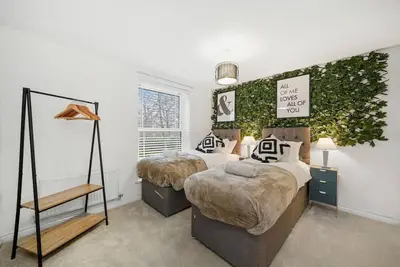 Image de 🌟Stylish Apartment-Free Parking-8 minutes to Cmk🌟