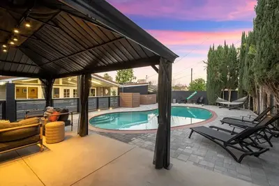 Image de *Indoor\/Outdoor Living* Htd Pool, Cabana, Bbq