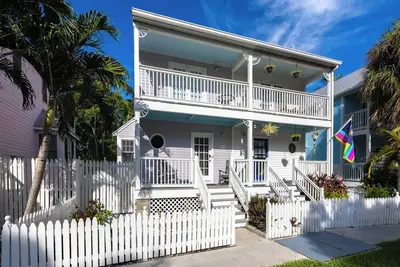 Image de Poolside townhouse in Key West Golf Club