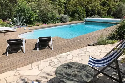 Image de Maison avec jardin et piscine Xl à 5 mn du centre