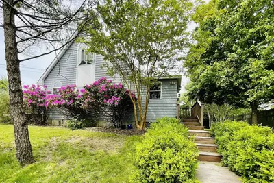 Image de Your home away from home! Recently renovated and close to Ditch, Downs and Town!