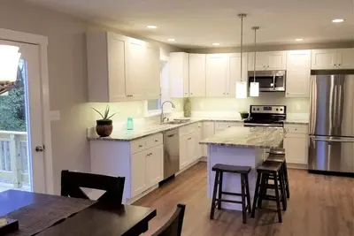 Image de Newly Built 4 Bedroom Home in Dutch Country