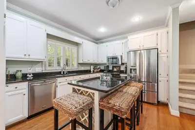 Luxury Private Home with Deck Near Usc