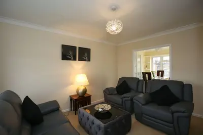 Image de 3bedroom Oxford next to Cotswold, Bleinhem, Bicester with Executive King Bed