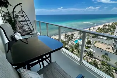 Image de Cozy Beachfront Condo with Pool & Ocean Views!