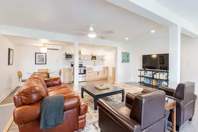 Image de Riverfront Oasis with Mountain Views, close to town