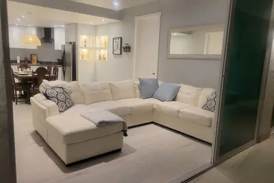 Image de New 2 bedroom condo on the beach!