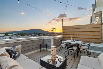 Image de Southside - Rooftop Patio - City & Mountain Views!