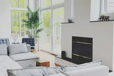 Image de Ultimate Hamptons luxury with Private Tennis and Pool