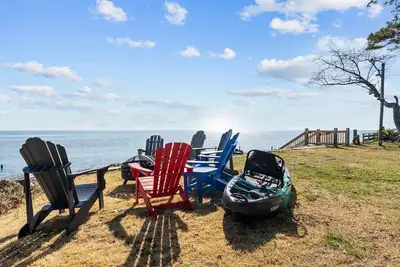 Image de Brand New Cottage with Private Beach and Breathtaking Views!