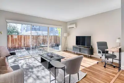 Image de Hip Mountain View 2br Townhome w/ Garage, highway access, by Blueground