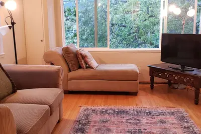 Image de 1-bedroom apartment just 11 minutes to San Francisco Bay