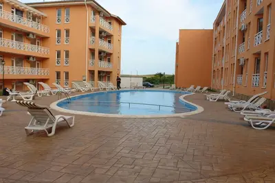 Image de 3 Bedroom 2 Bathroom Condominium Complex By the Black Sea