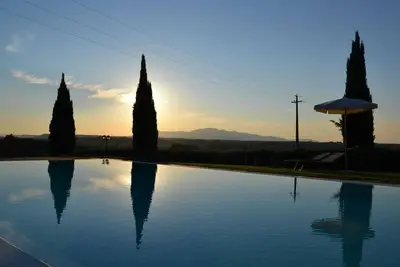 Image de Maison de vacances avec piscine avec bain à bulles et piscine pour enfants