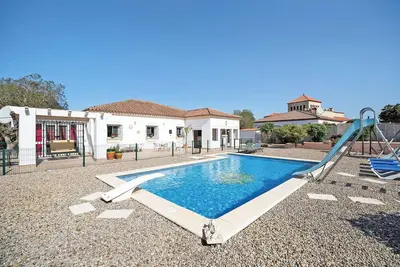 Image de Villa \"Sol\" avec vue montagne, piscine, climatisation et Wi-Fi