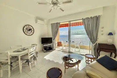 Image de Studio les pieds dans l'eau, climatisé, terrasse, Wi-Fi inclus à Ajaccio