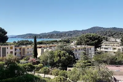 Image de T2 Climatisé, Wifi, Parking privé, à deux pas de la plage - Bormes les Mimosas