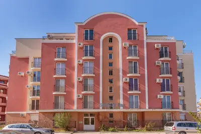 Beautiful apartment- 5 min from the beach!