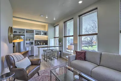 Image de Stylish San Marcos Apt in the Heart of Dwtn!