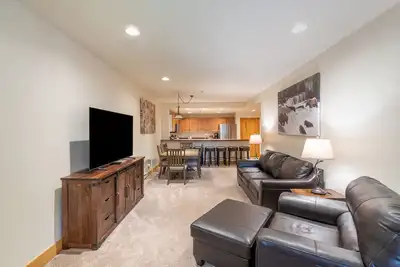 Image de Wooded Family-Friendly 2-Bedroom Condo With Pool, Hot Tubs