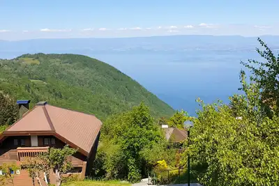 Image de Chalet overlooking Lake Geneva