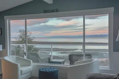 Image de Walk on waterfront home in Qualicum Beach