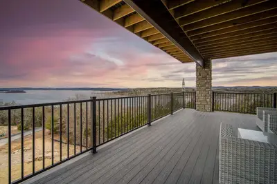 Image de Spacious Condo at the Majestic with Stunning Views of Table Rock Lake!