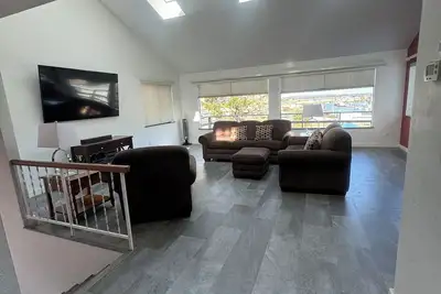 Image de Overlook the Winchester Bay Harbor from the spacious 3rd Level!