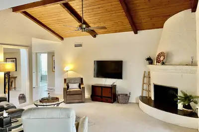 Image de Sunny and spacious townhome near Old Town