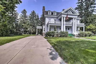 Image de 1909 Mansion in Reedsburg near Wisconsin Dells