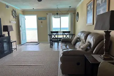 Image de Av23-Beach/Ocean Front 2 Bed & 2 Bath Condo with Pool