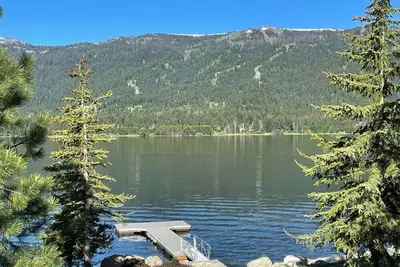Image de New! Modern Cabin w\/fireplace\/hot tub\/sleeps 12