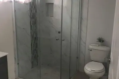 Image de shipping container house build with amenities